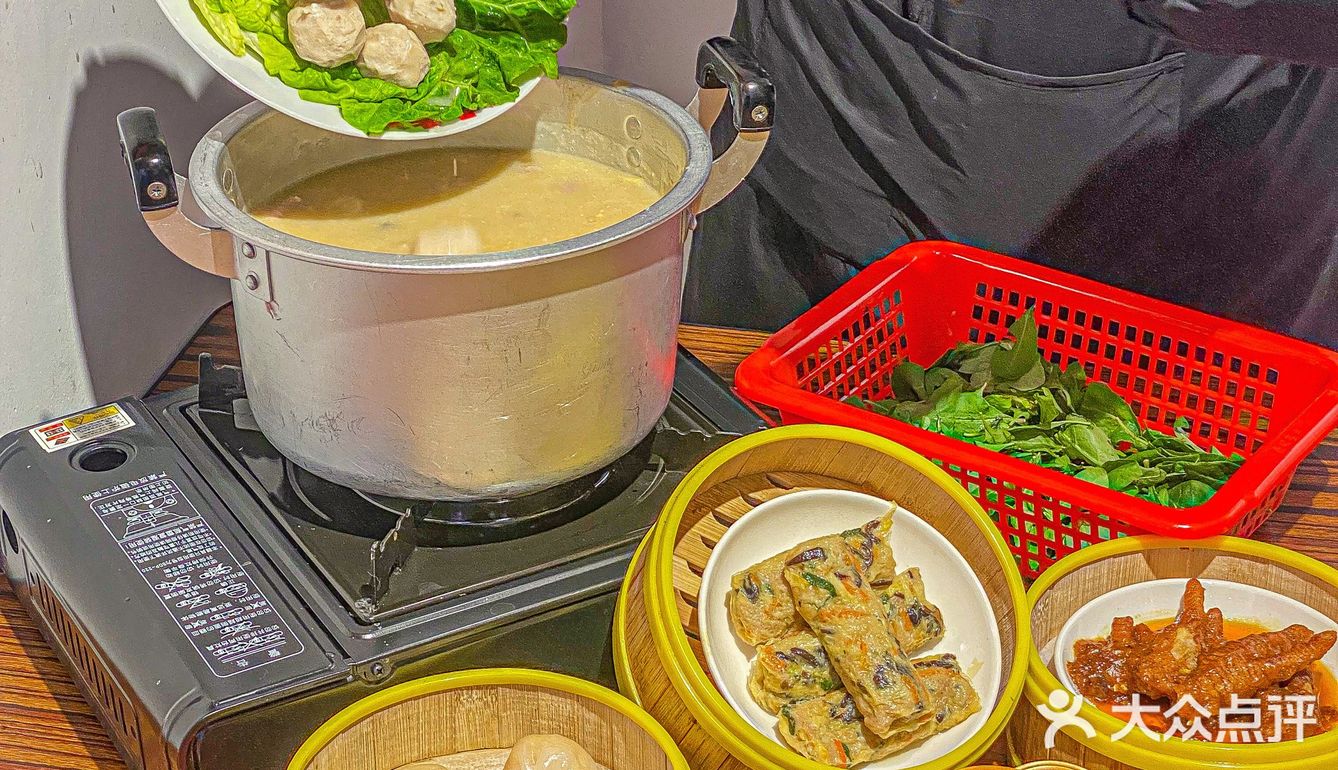 藏在倒闭商城边上的宝藏美食店