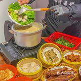 藏在倒闭商城边上的宝藏美食店