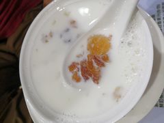 鲜奶炖桃胶-黄师奶甜品店