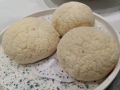 雪山脆皮叉烧包-水上明月·湖景餐厅