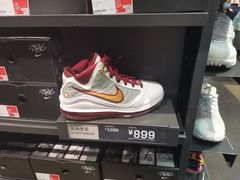 -NIKE上海青浦换季优惠店