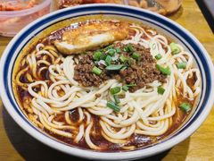 招牌传统麻辣面-聚合鑫东北熏酱熟食麻辣面(长阳店)
