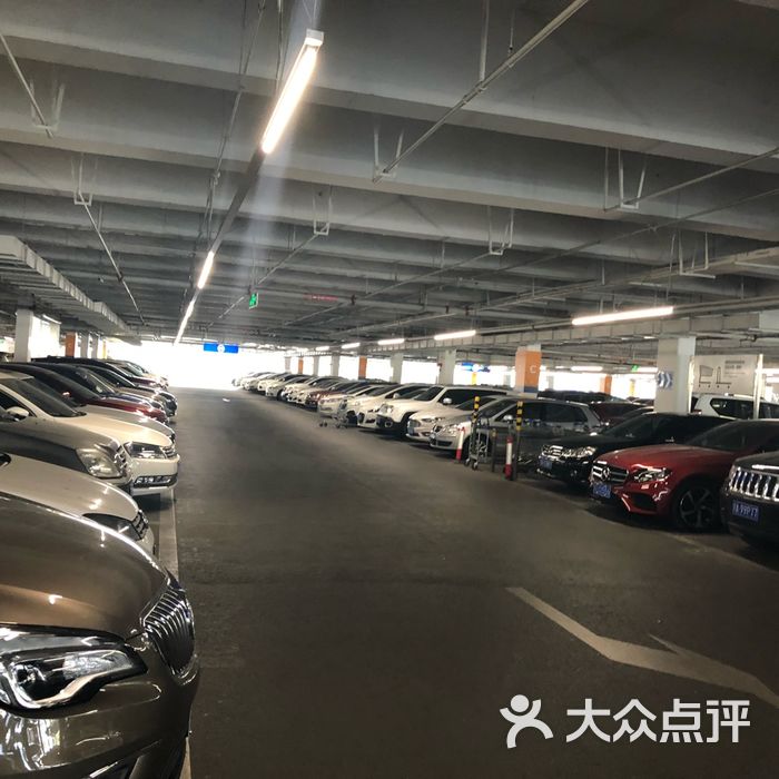 宜家家居停车场