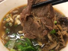 -尊品原汁牛肉面