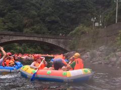 -安吉龙王山峡谷漂流