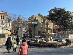 -王府井奥莱棋盘山小镇