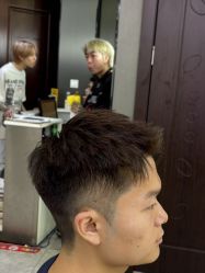 点击看大图 -藤野造型烫发染发