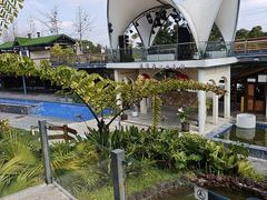 -茅草房·河畔园林火锅