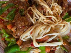 -歹歹的加个面过油肉拌面