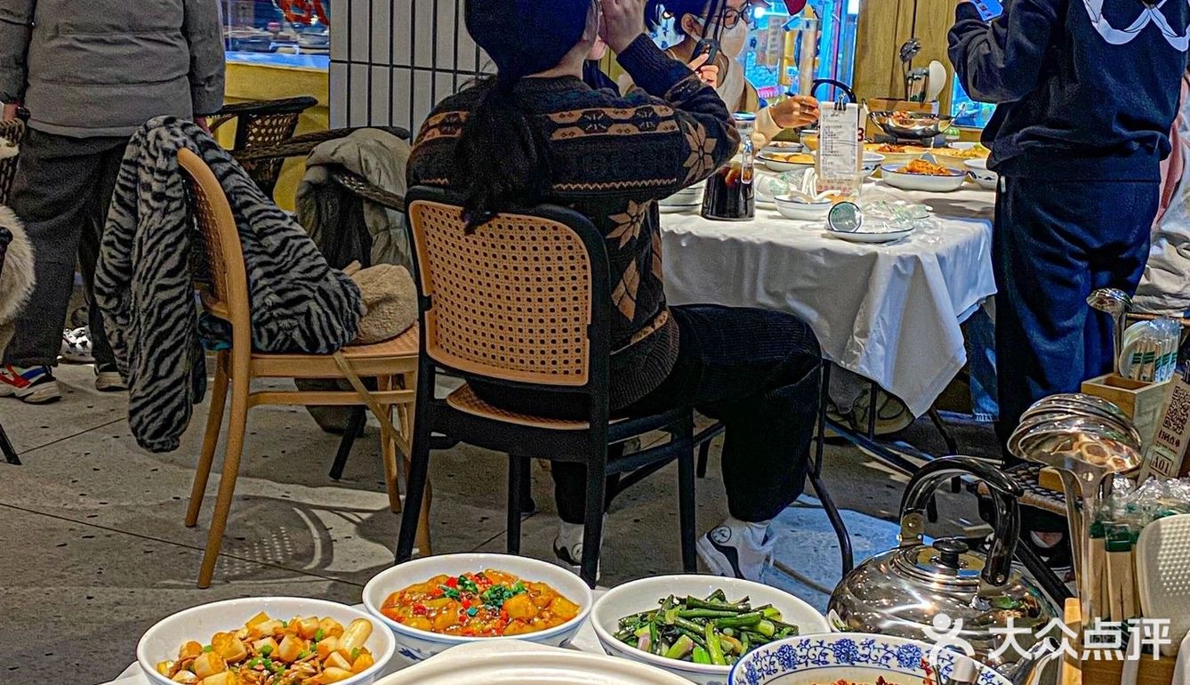 25年老味道湘菜馆！米豆腐入口即化陪米饭绝