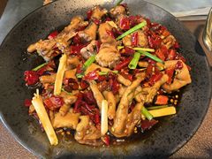 -曼听小寨海鲜烧烤·大连辣炒大王(盖州街店)