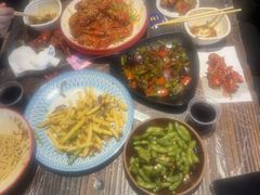 -老街烧烤大排档·地道湖北菜·龙虾馆(汉口火车站店)