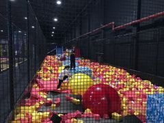 -嘿哟动霸CHUA·新潮玩运动娱乐中心·蹦床滑冰团建乐园