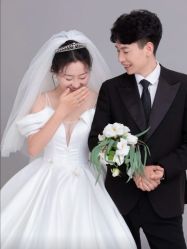 -雪中彩影婚纱摄影·微光艺术中心