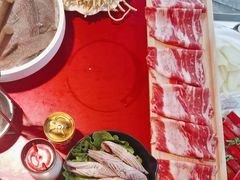 -二荆条·蜀鲜汇城市森林火锅