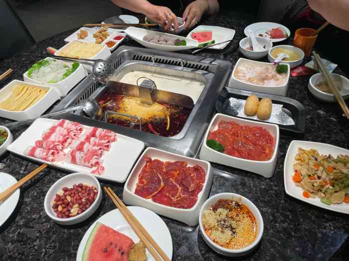 海底捞火锅(东门町店)-"下次还来 味道不错.头有点少就是.