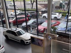 -上海宝信宝马4S店