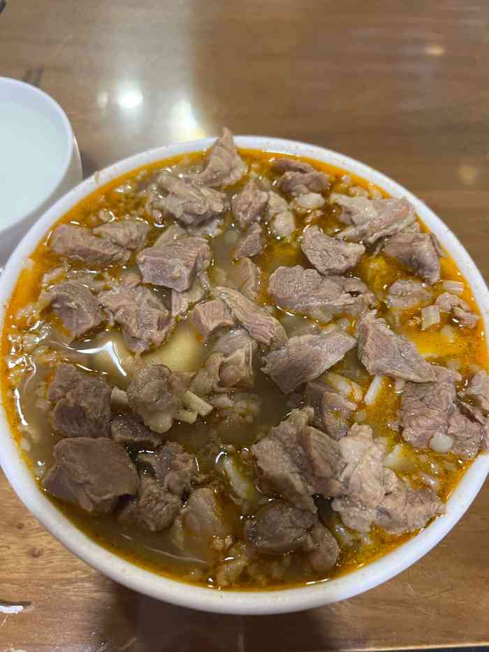 庞学勤四十里铺兄弟羊肉面-"大众点评搜的,当地很有名气,于是走了1.