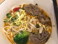 手切酸菜牛腱子面-陳八两面家(滨江天街店)