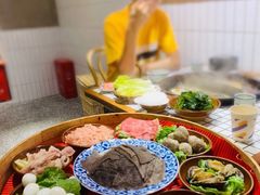 豪华版九大碗-董眼镜火锅(洪崖洞总店)