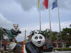 -亚龙湾亚泰商业街