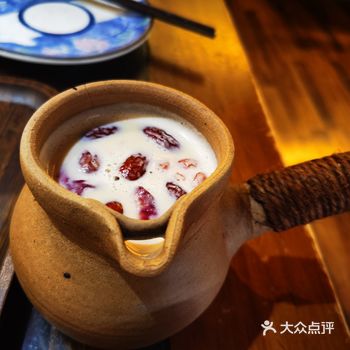 #天天领红包 里面有乌鸡爪子，酸菜，木耳跟腊肉什么的