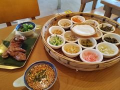 -包整·丝娃娃(一览甲秀楼风景店)