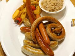 巴伐利亚什锦香肠盘配酸菜土豆泥-巴伐利亚啤酒坊(意式风情街店)