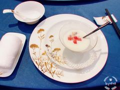 开胃鲜果粒酸奶-麟1929(外滩店)