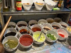 自助调料区-那家老火锅老北京铜锅涮肉(长白南路店)