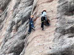 -玻璃桥景区石牛寨