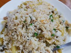 酸菜肉碎炒饭-煲煲掂风味煲仔饭餐厅(西区店)