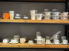 -LEO CAFE