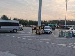 -窦店服务区-停车场