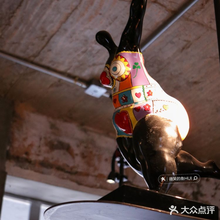 路过叹咖啡叹杯咖啡