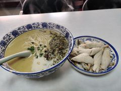 -明呈黄鱼面馆(斜土路店)