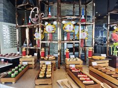 自助取餐区-锦厨国际自助餐厅 · 云端景观 (昆明索菲特大酒店)