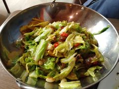 -有红鸡毛店·川菜(建设路店)