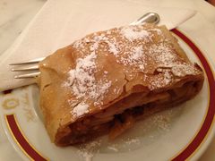 -Cafe Sacher(WIEN)