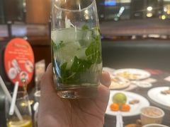 -东方红海鲜百汇(国际大厦店)