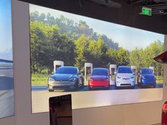 -TESLA 特斯拉(上海太古汇体验店)