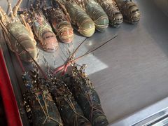 -J Daeng Seafood