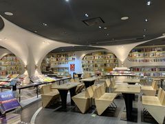 -钟书阁(珍园店)