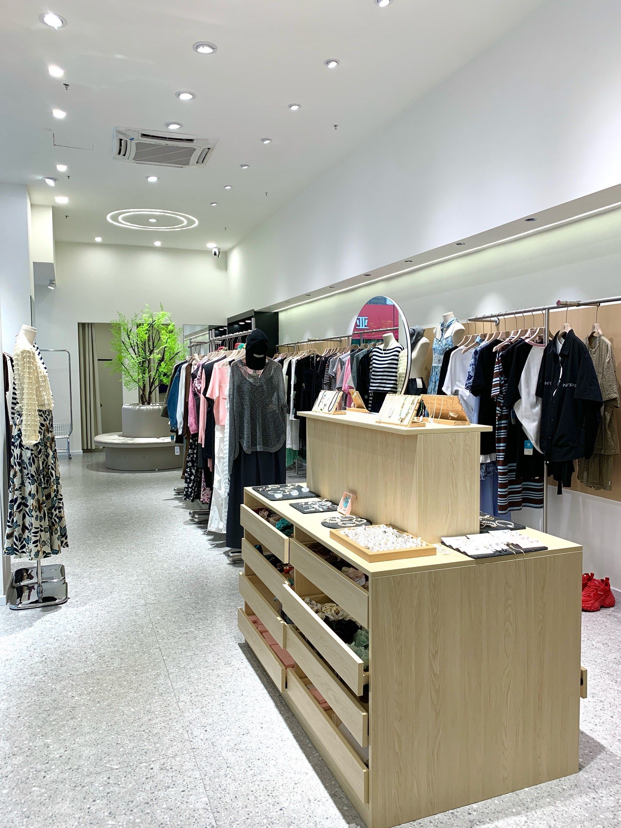 啊啊啊我又来乐可服饰咖啡店啦7515
没想到吧第二家分店!