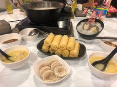 -鲜入围煮花胶鸡海鲜火锅