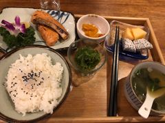 -杭州西湖艺联君亭酒店(黄龙体育中心地铁口店)