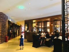 等位区-OPEN開全日自助餐厅·西餐·海鲜(佛山希尔顿酒店)