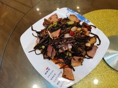 茶树菇炒腊肉-小李旗花面庄