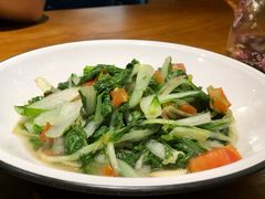 西红柿呛炒小白菜-觅山云南菜(泊富ICITY店)