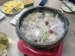 墨脱石锅椰子鸡-墨脱石锅椰子鸡•香草鸭•东山羊(大东海店)